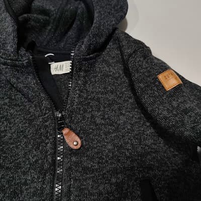 عرض الصدر 30
طول القطعه 28
طول الكُم 32
...
Brand H&m
made in cambodia