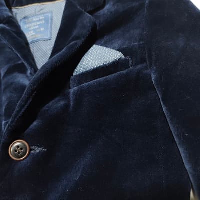 Brand Zara
خامه قطيفه - عرض الصدر 26-طول الكُم 26-طول القطعه 31